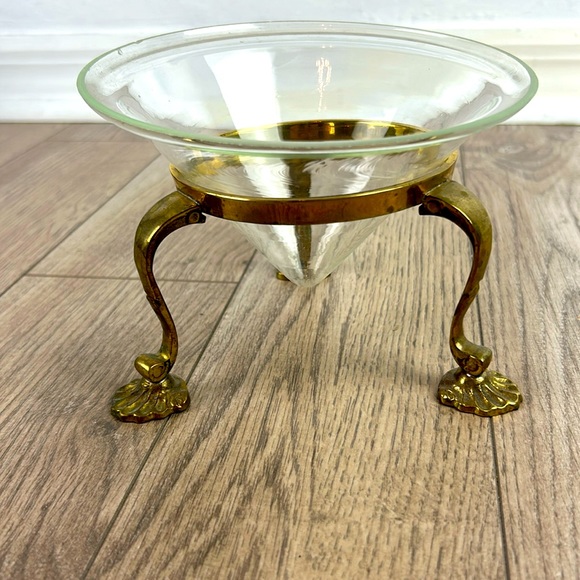 Vintage brass stand with glass pointed bowl - Picture 1 of 6